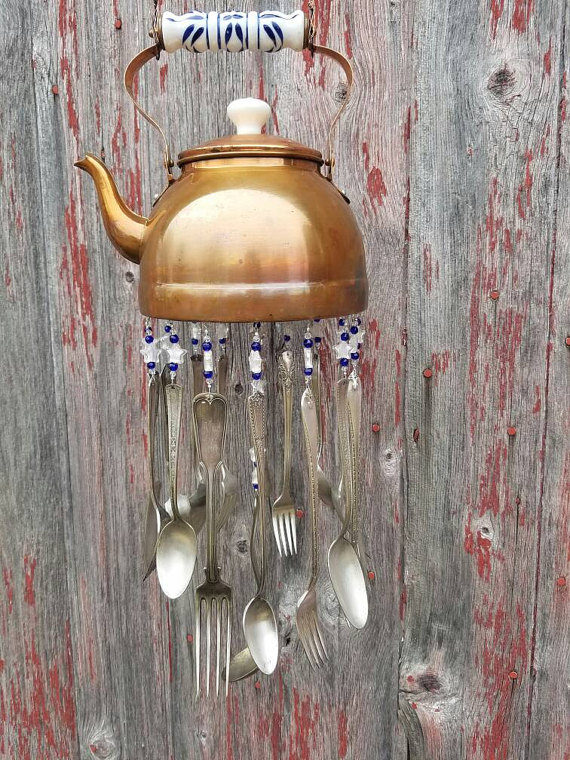 WAYS TO REUSE OLD TEAPOTS