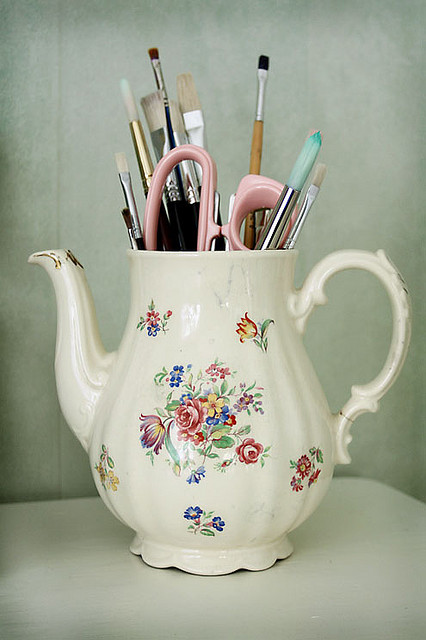 WAYS TO REUSE OLD TEAPOTS